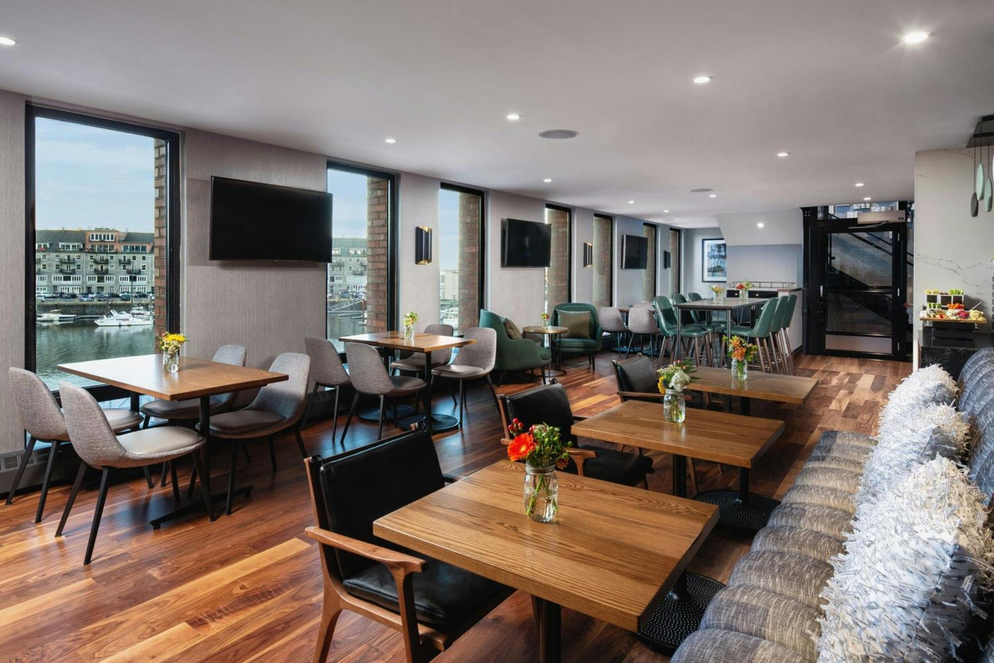 Marriott Long Wharf Hotel 4*