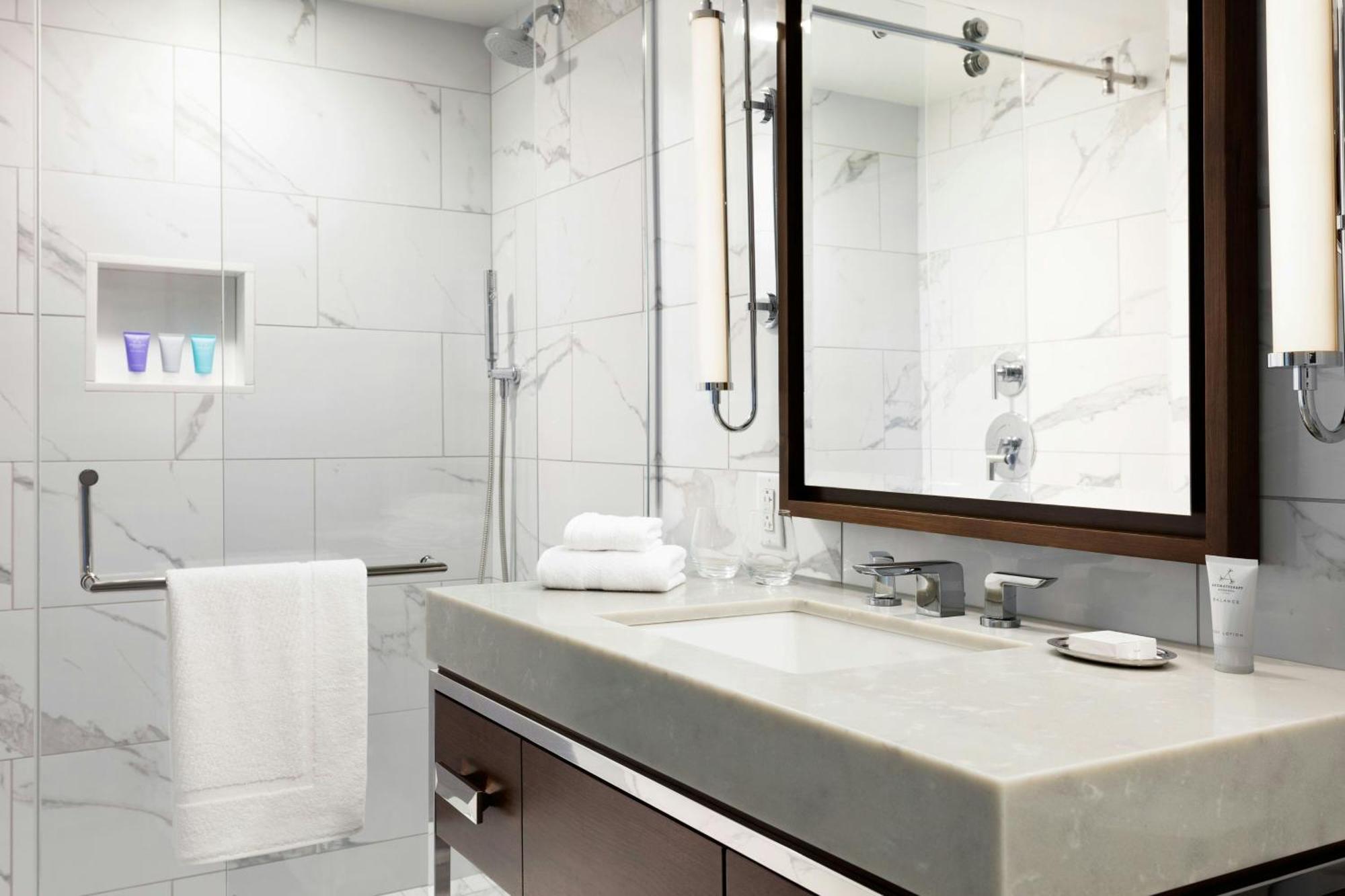 Hotel Marriott Long Wharf 4*
